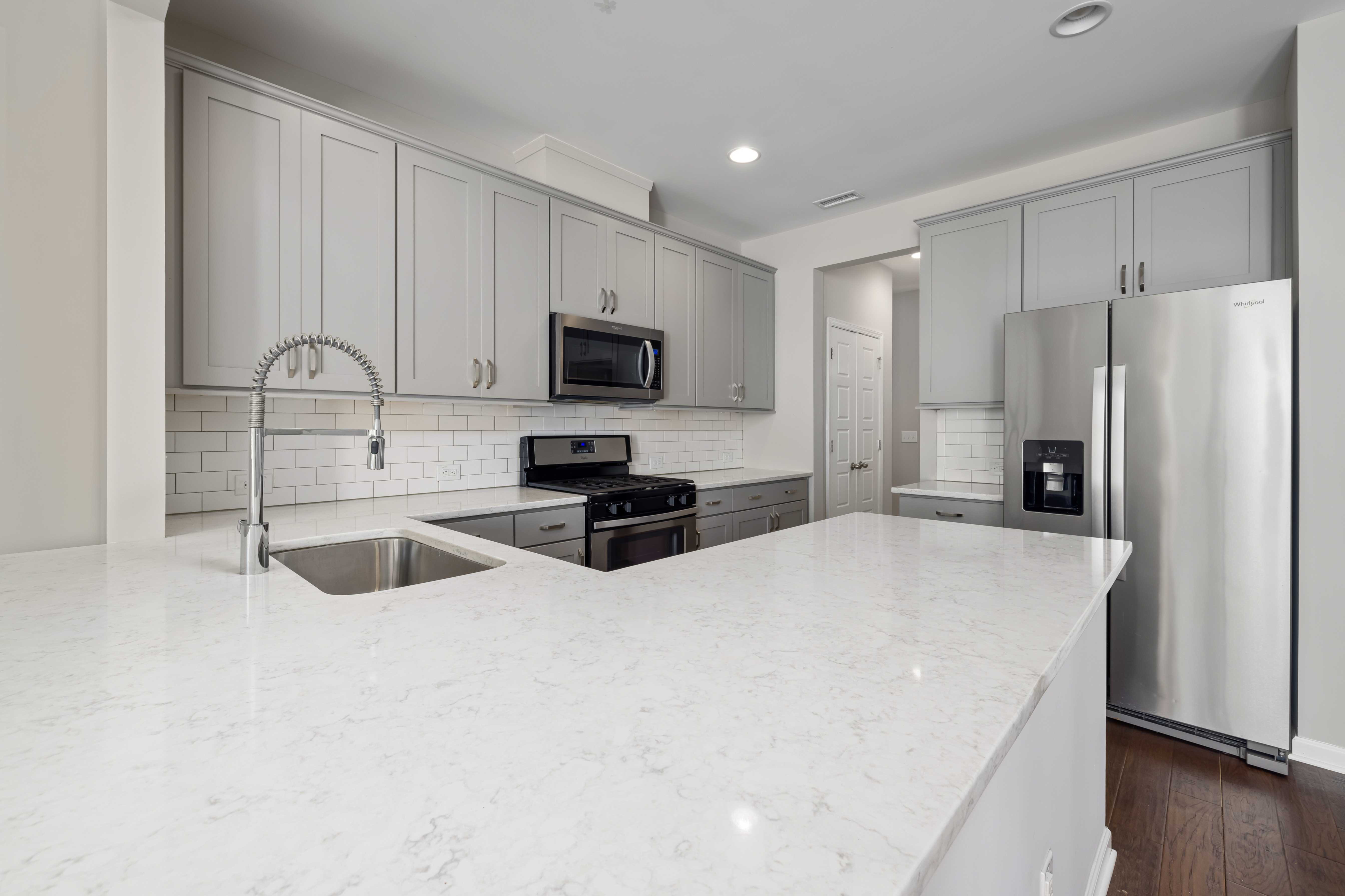 Tips for Pairing Quartzite Countertops